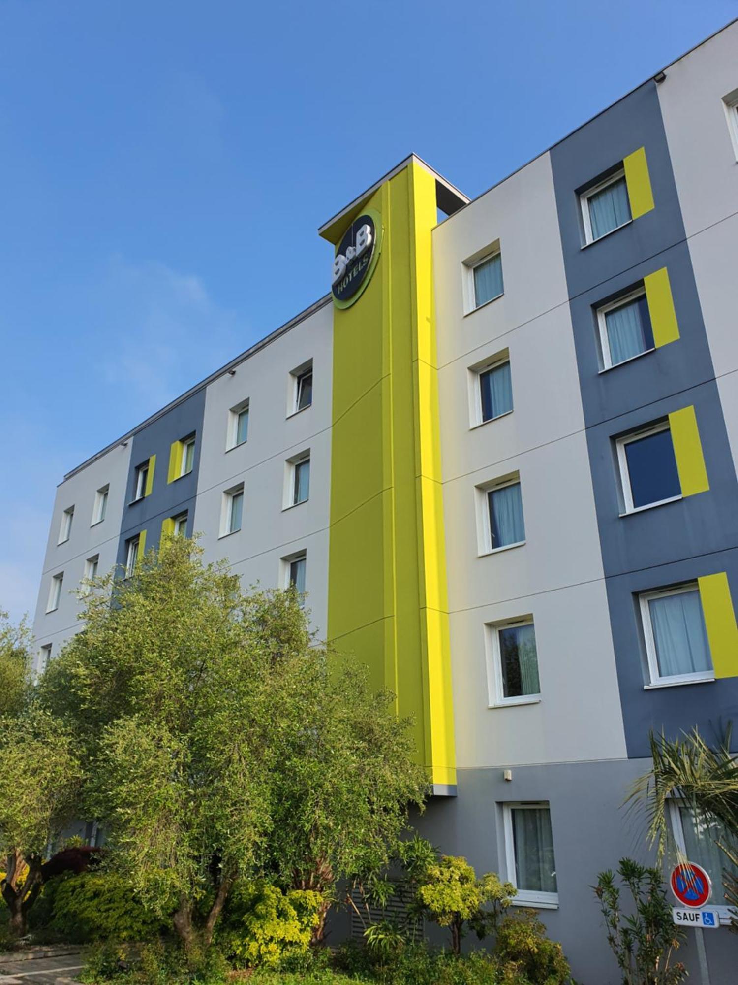 Ouest Villejean Hotel
