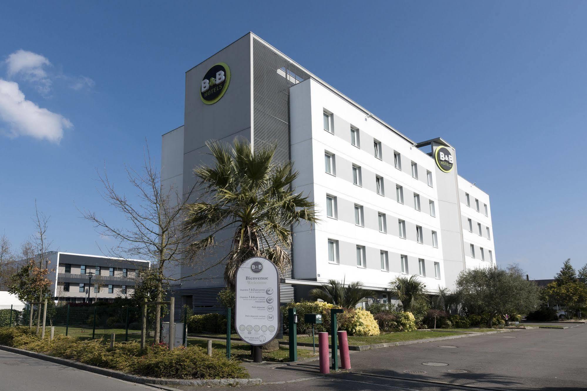 Hotel Ouest Villejean 2*